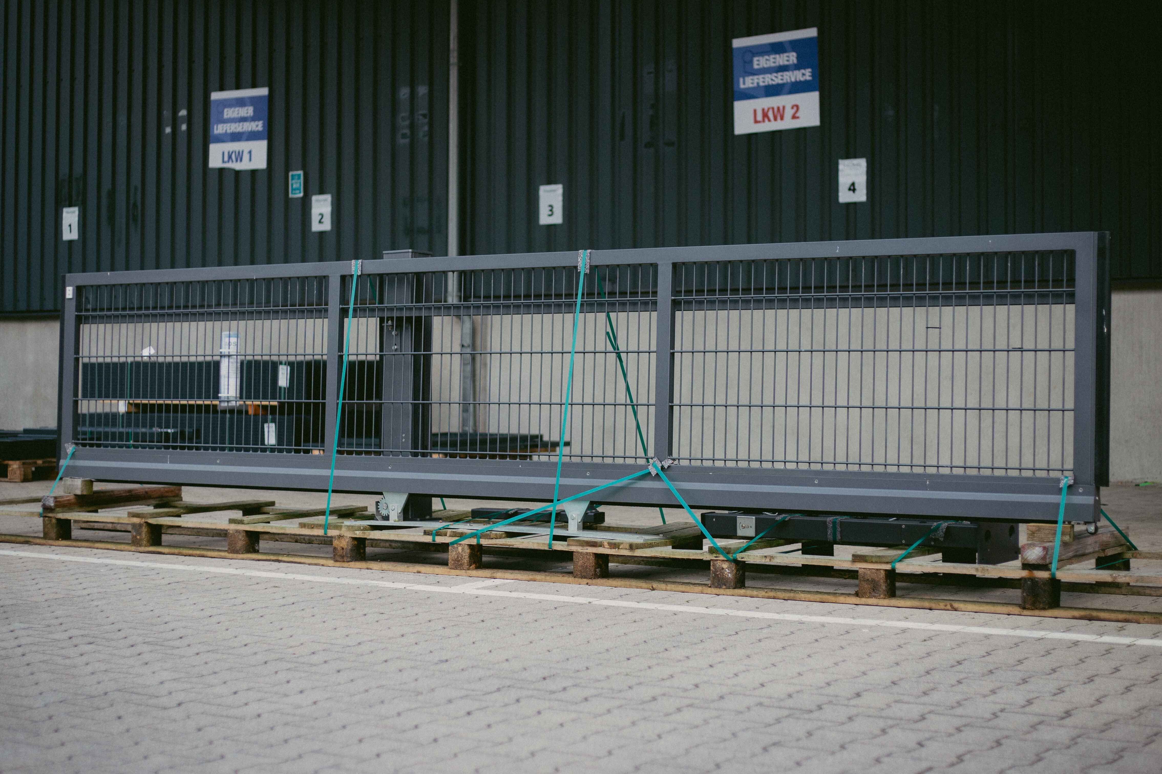 Schiebetor Einfahrtstor, V-Star-F60 3500x1000 E-Antrieb DB703