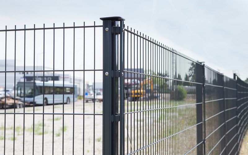 Pfosten mit Abdeckleiste Bild 3